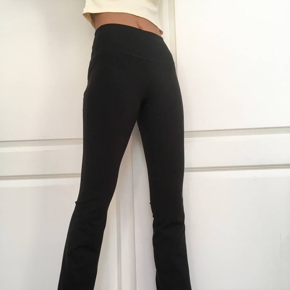 Old Navy Black Yoga Pants/ Flared Leggings - Picture 1 of 1